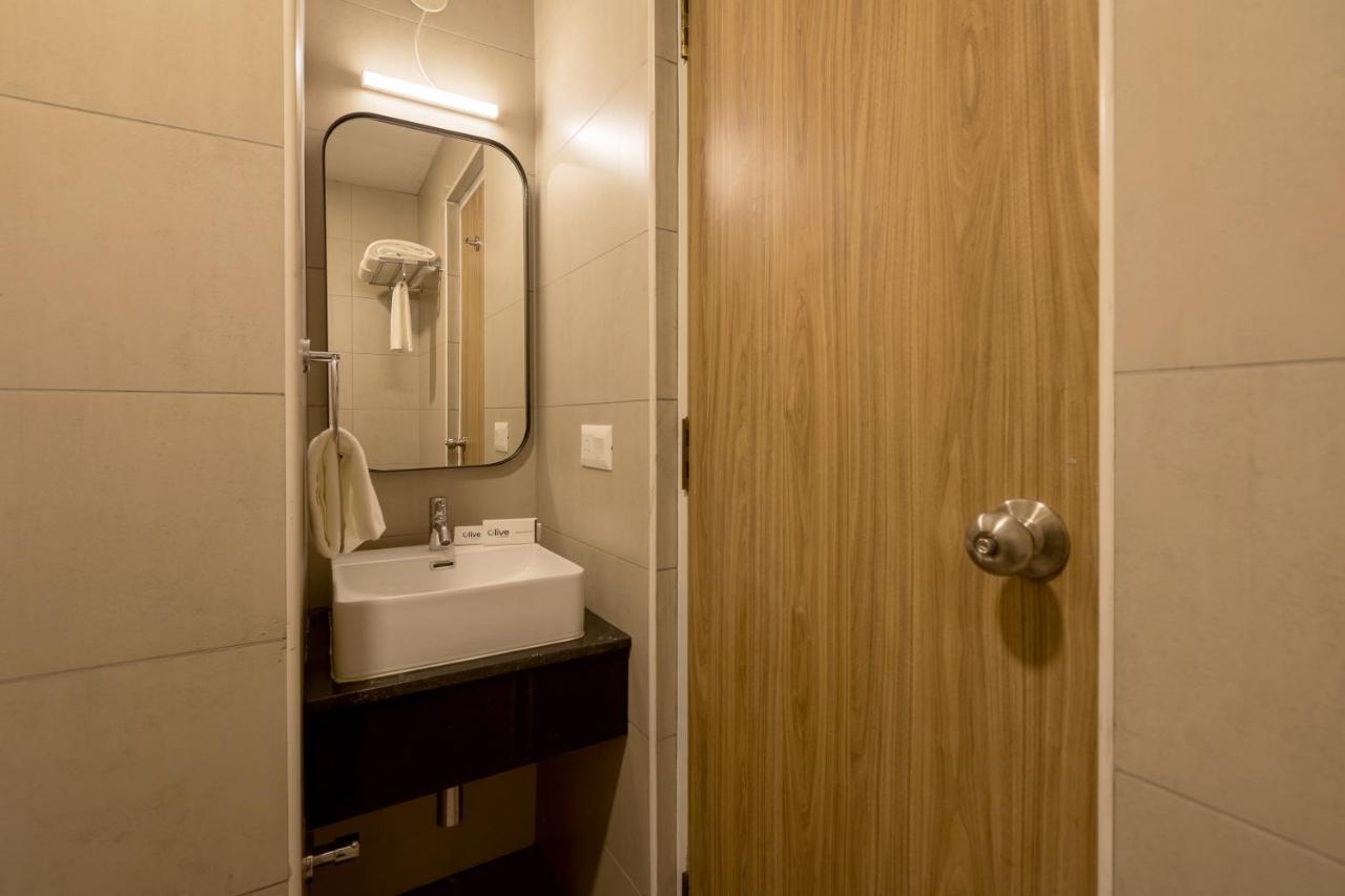 Olive Hotel Indiranagar 100Ft Road By Embassy Group Bangalore Exteriör bild