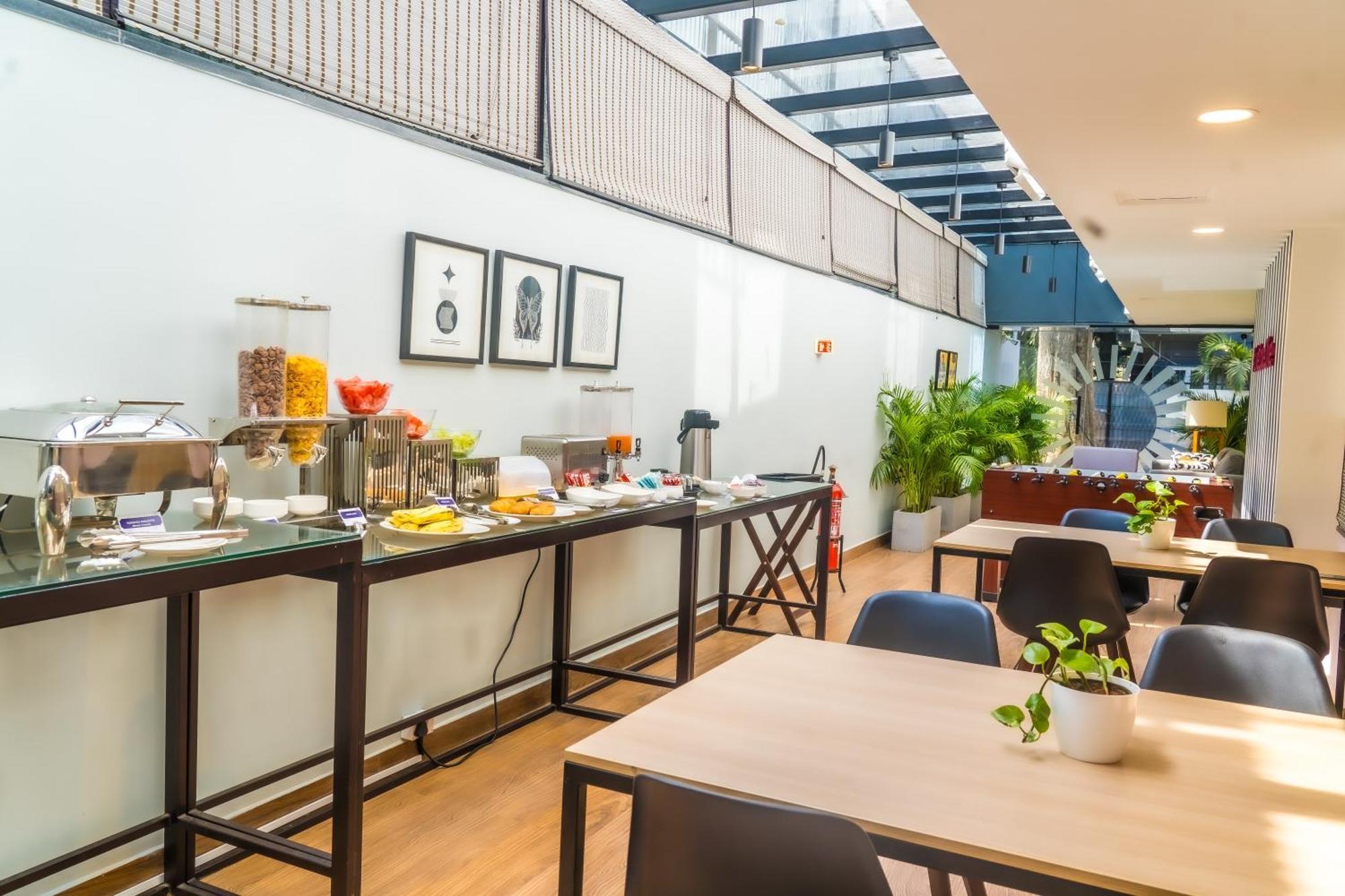 Olive Hotel Indiranagar 100Ft Road By Embassy Group Bangalore Exteriör bild